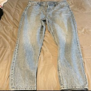 Light blue strigid jeans